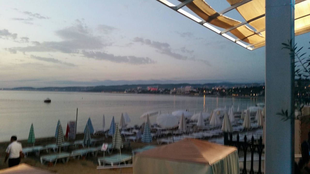 Blick auf die Bucht Lonicera Resort & Spa Hotel