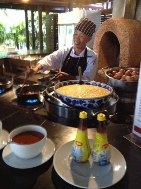 Omlett und frische Eier wie man sie will  Seaview Khao Lak Resort