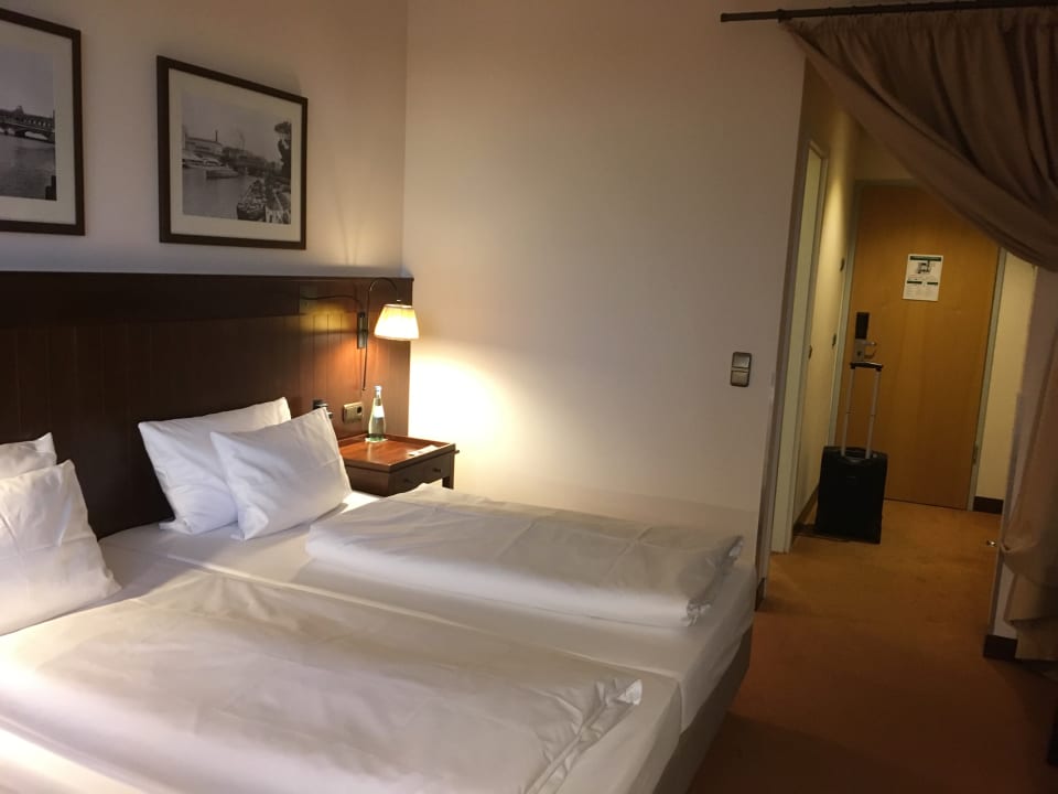 Zimmer AMERON Berlin ABION Spreebogen Waterside