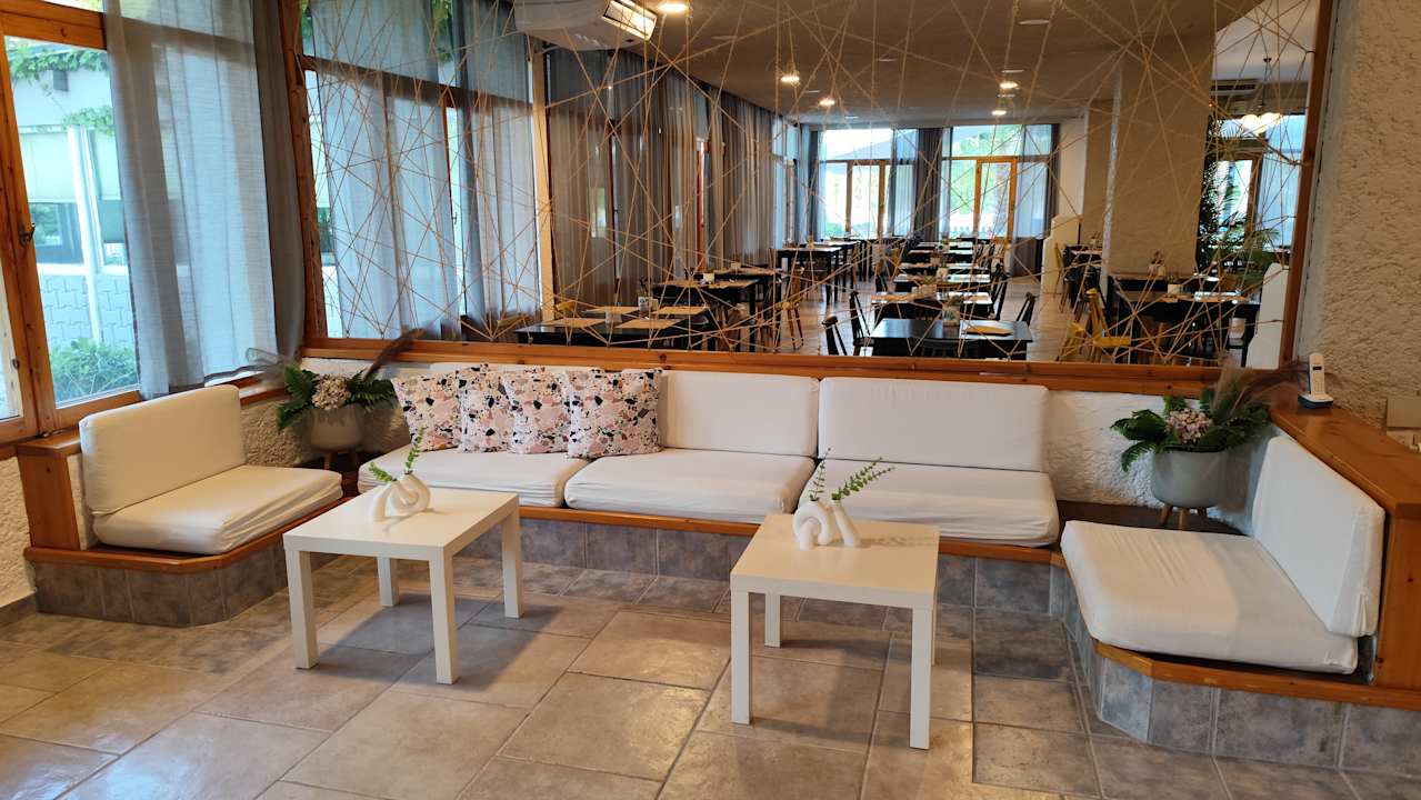 Gastro The Grove Seaside Hotel