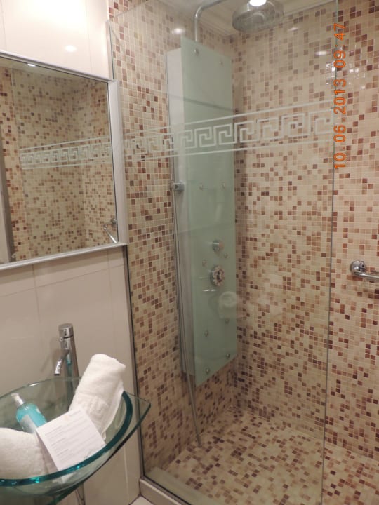 Łazienka w pokoju typu suita Sunshine Rhodes