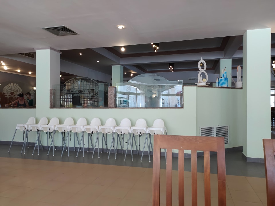 Gastro Brayka Bay Resort