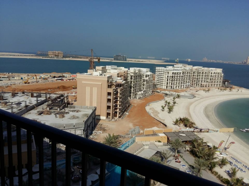 Blick aus unserem Fenster /Balkon DoubleTree by Hilton Resort & Spa Marjan Island