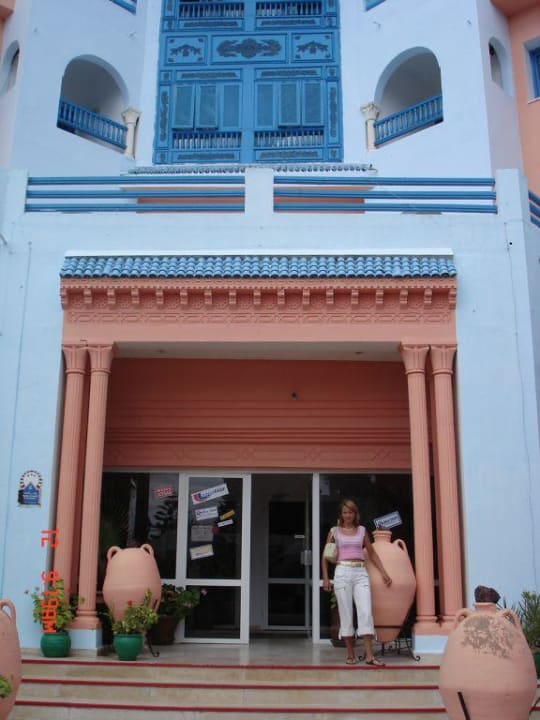 Wejście do hotelu Hotel Le Khalife