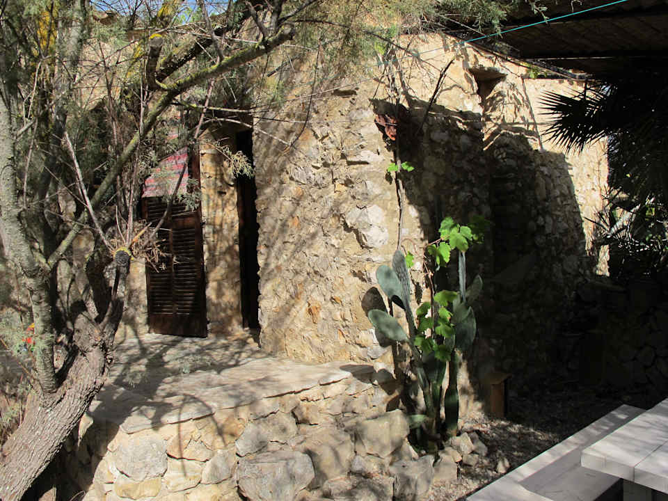 Kleine Terrasse vor dem Bad Finca Can Duvai