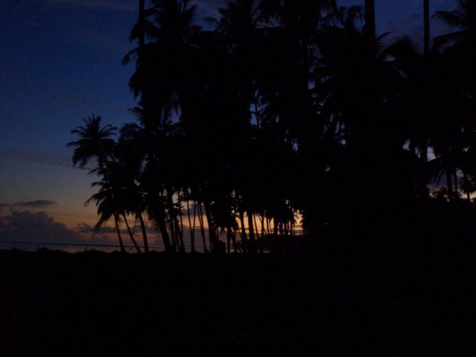 Gartenanlage bei Sonnenuntergang Hotel Sorake Beach Resort
