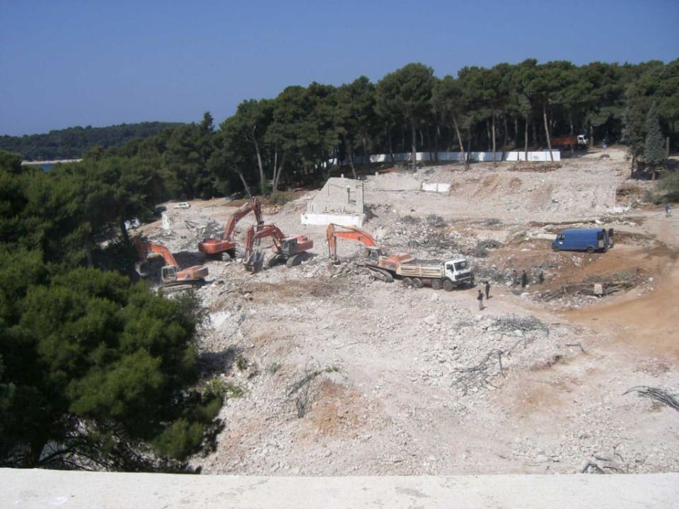 Baustelle neben dem Hotel Eden Eden Hotel by Maistra Collection
