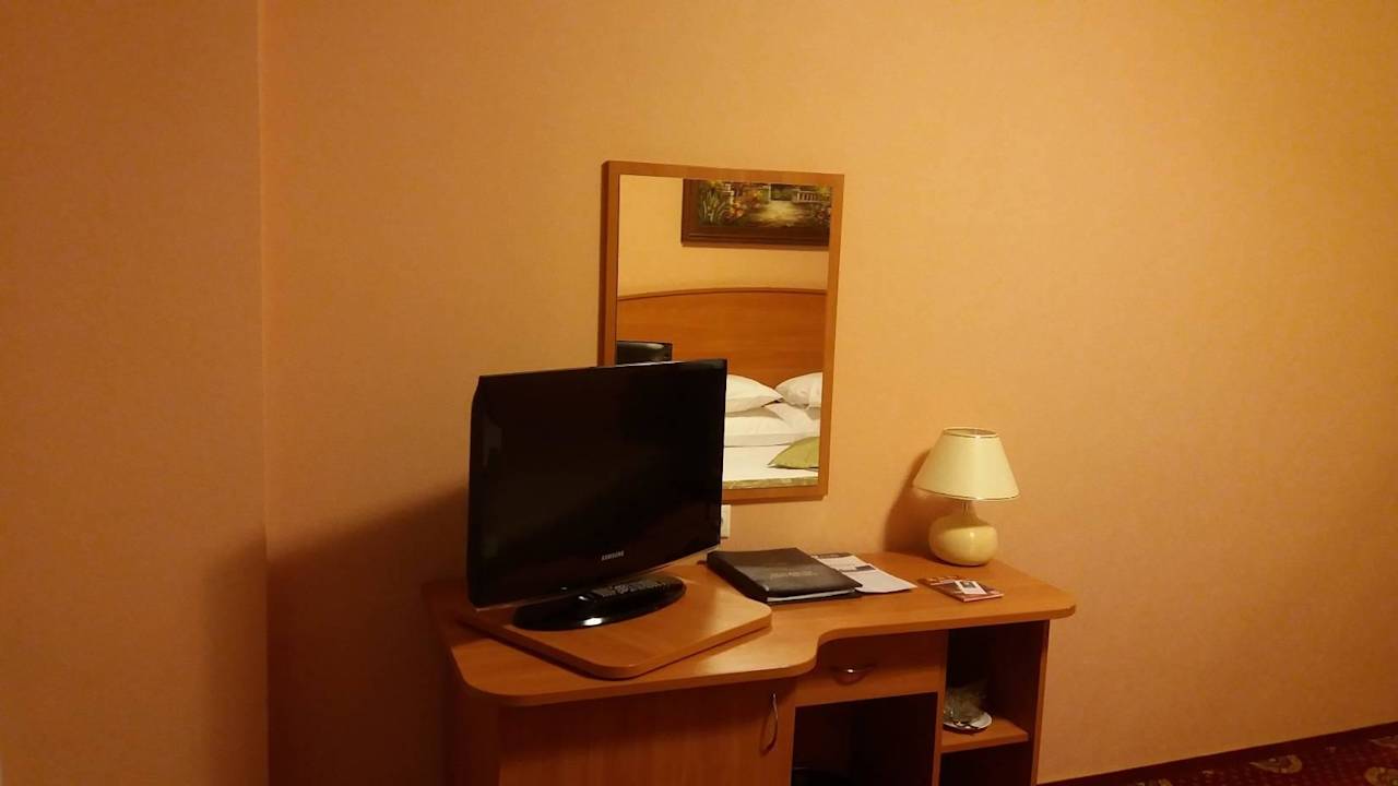 Zimmer TV Schreibtisch Izmailovo Alfa Hotel