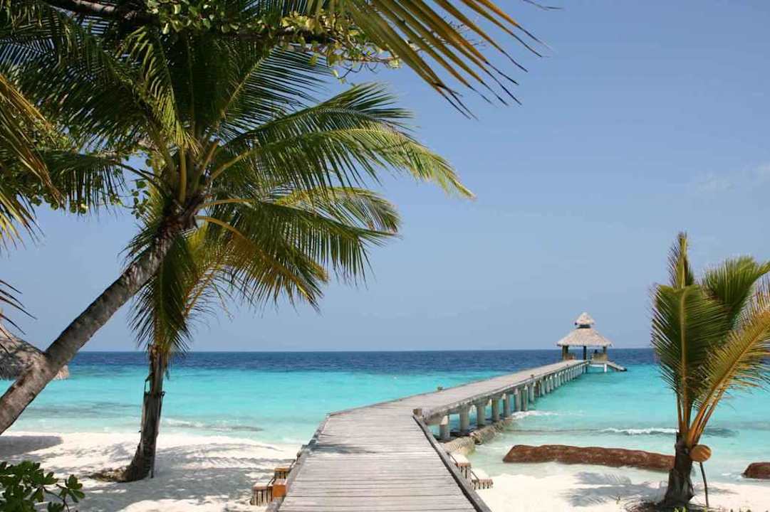 Steg ins Wasser NH Collection Maldives Reethi Resort