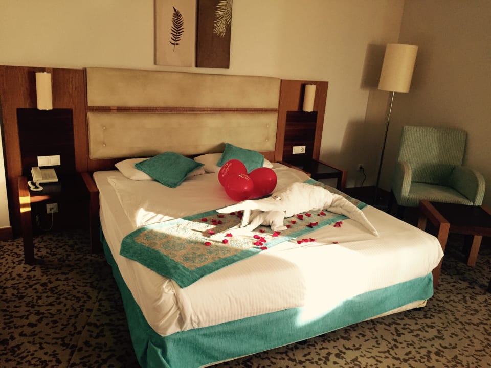 6005 Saturn Palace Resort Hotel