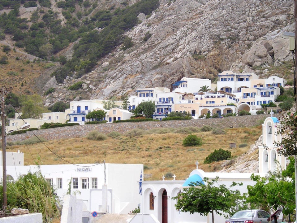 Hotel Aegean View - Von Kamari-City aus gesehen Hotel Aegean View