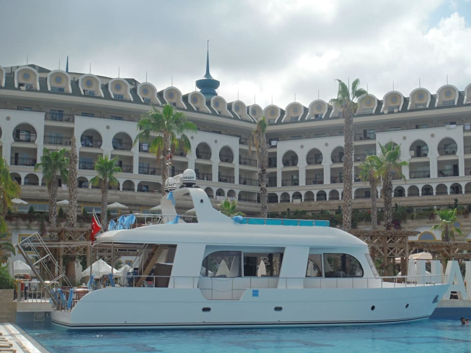 Das Boot, wo das Fisch a la carte Restaurant ist Crystal Sunset Pearl Collection