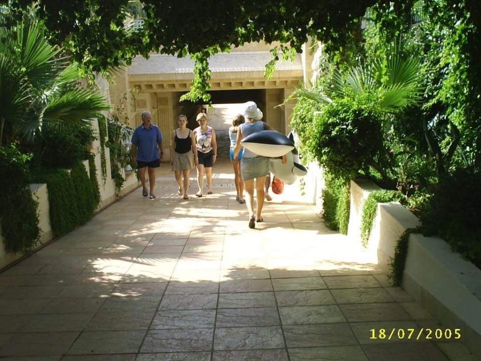 Weg zum Strand Nahrawess Resort & Thalasso