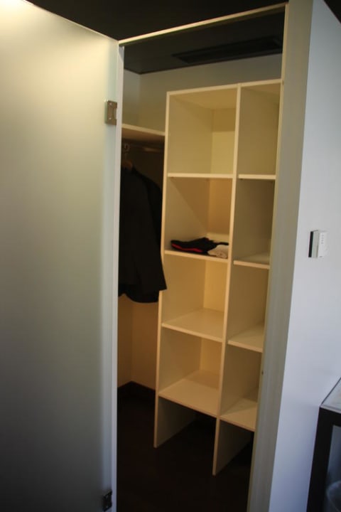 Begehbare Garderobe Hotel Harry's Home Linz
