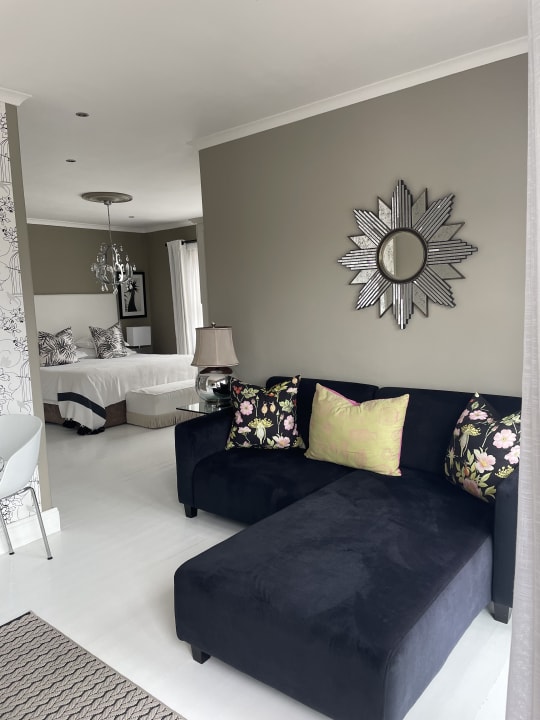 Zimmer Admiralty Beach House