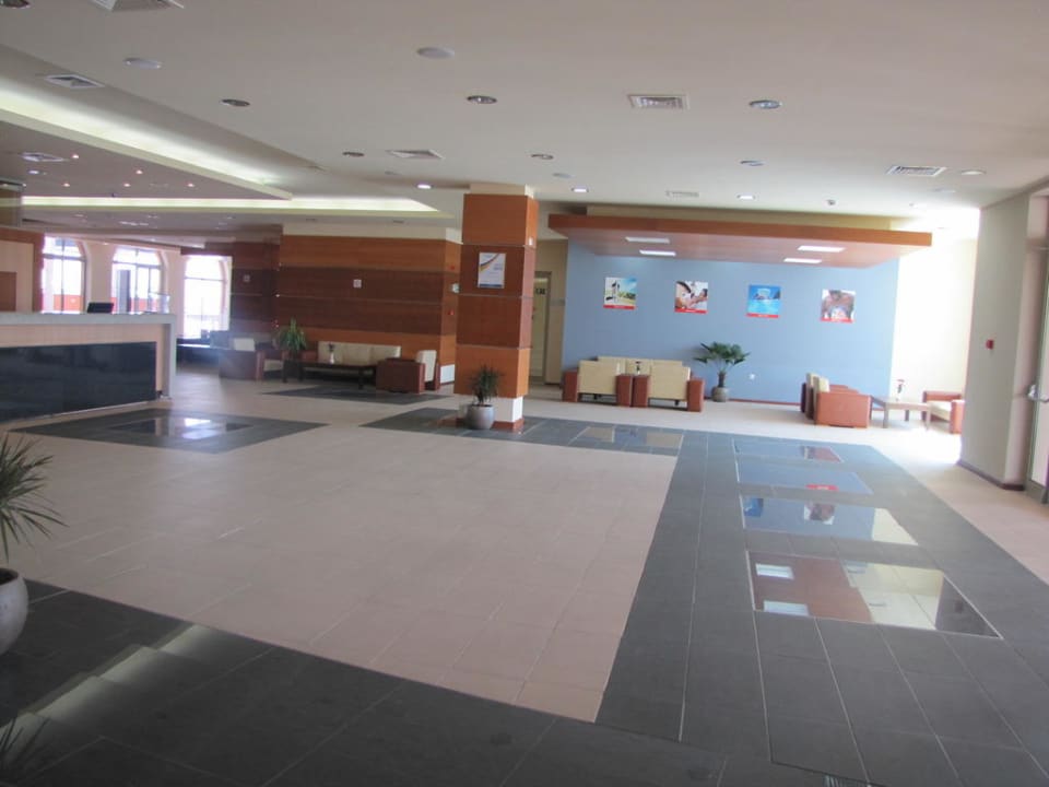 Geräumige Lobby Sol Luna Bay