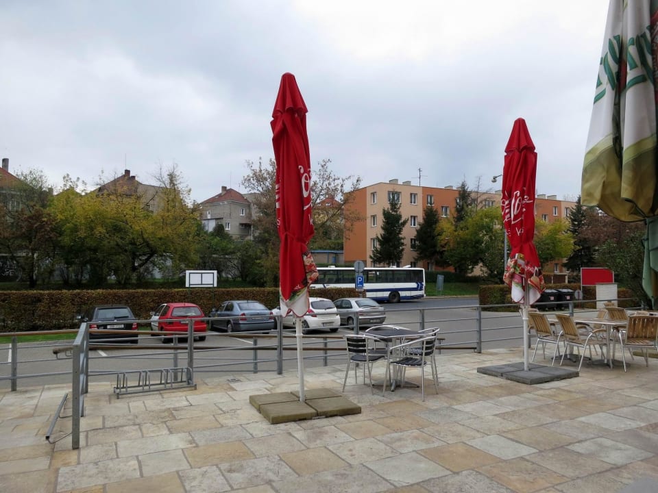Ausblick vor dem Hotel - Eingang Hotel Olympionik