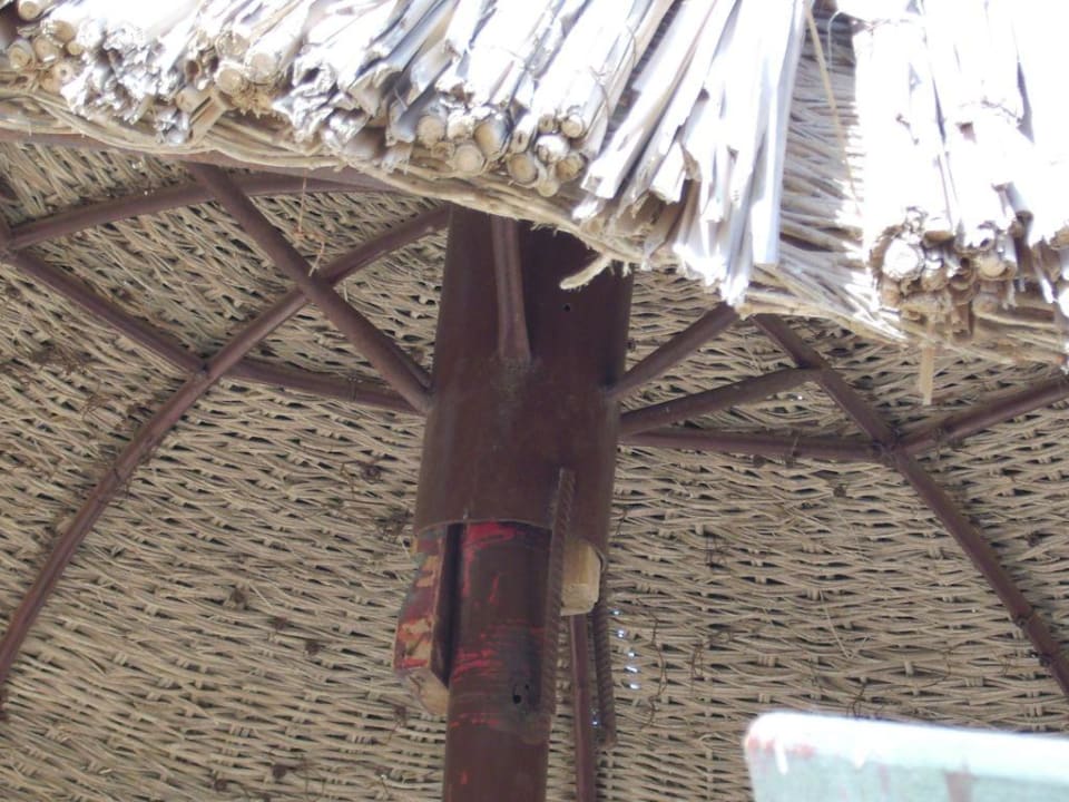 Sonnenschirm_2 Hotel Hauza Beach Resort