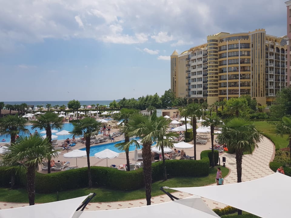 Pool DIT Majestic Beach Resort