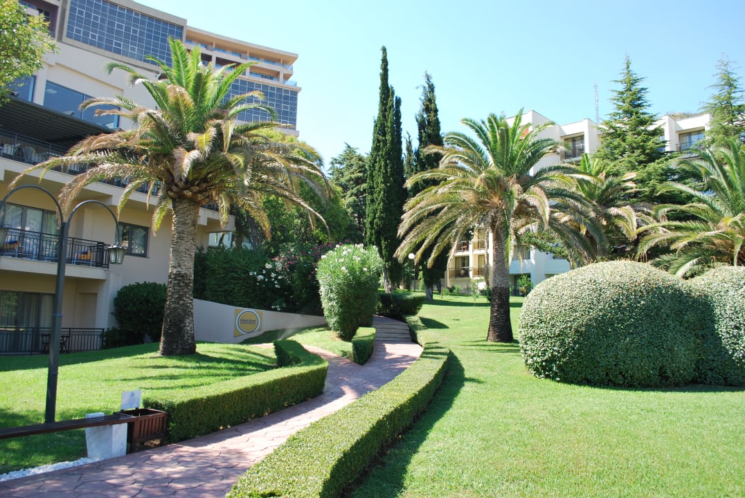 Gartenanlage Iberostar Waves Bellevue