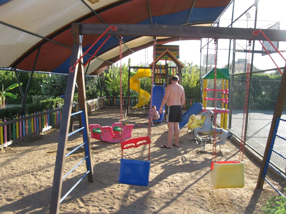Spielplatz im Park Alaiye Alaiye Resort & Spa