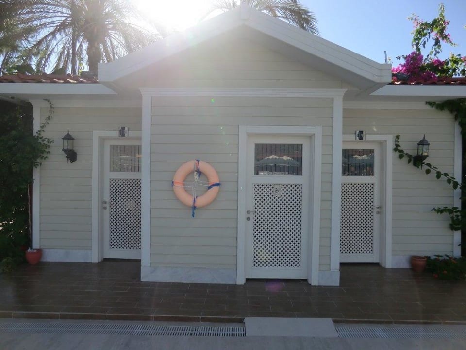 Toilette Club Boran Mare Beach