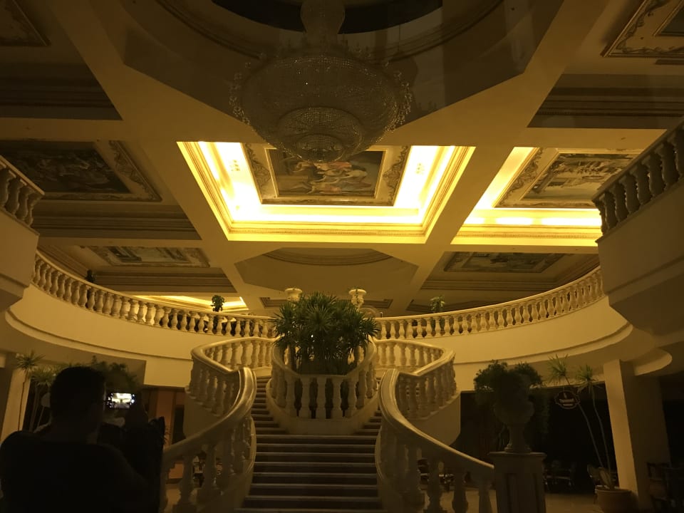 Lobby Hotel Titanic Palace