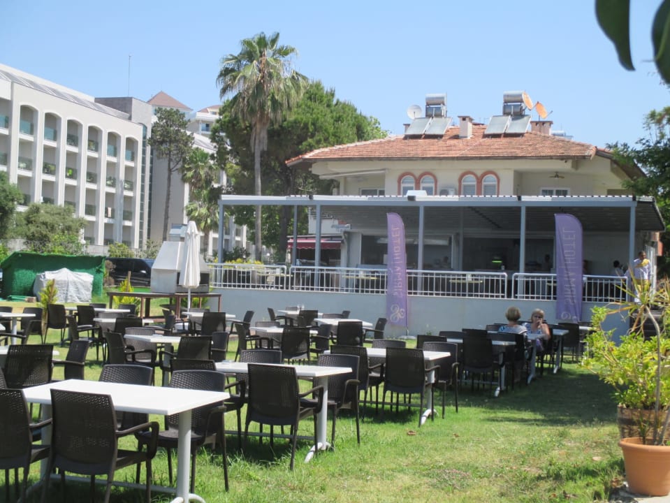 Gartenanlage Hotel Sirma