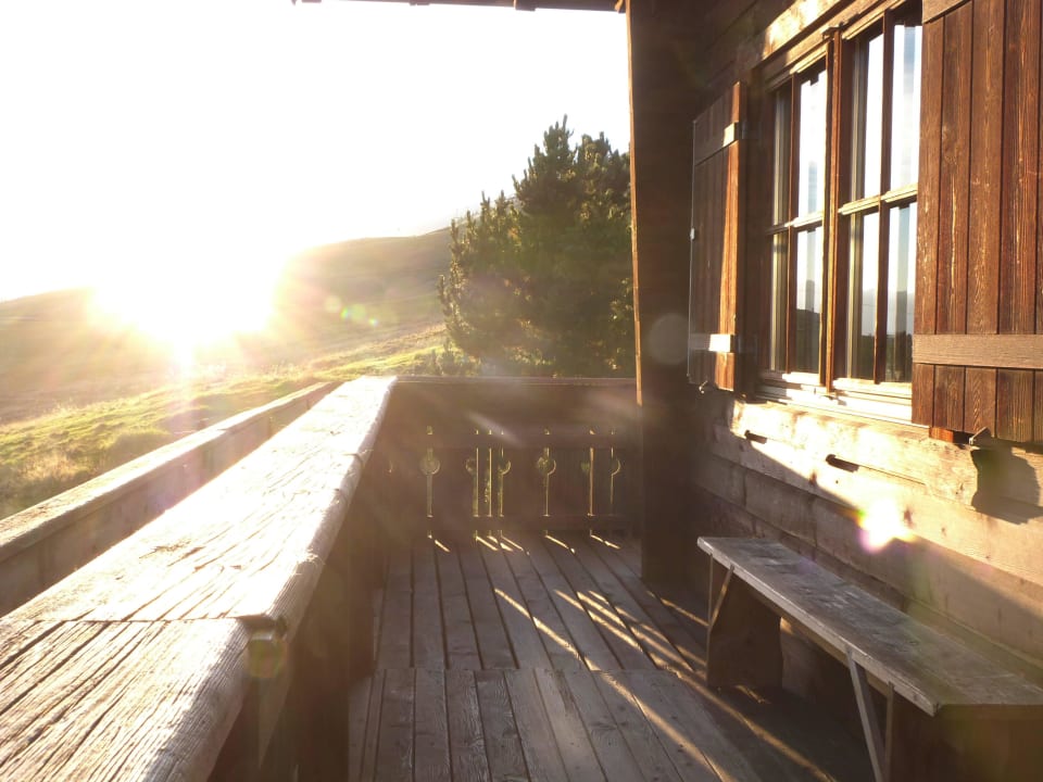 Sonnenuntergang am Zettersfeld Hütte Kristemoarhütte