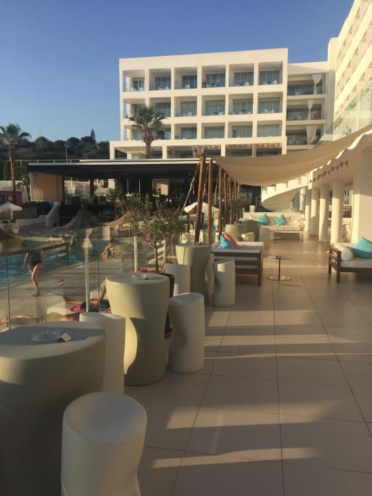 Poolbereich Napa Mermaid Hotel & Suites