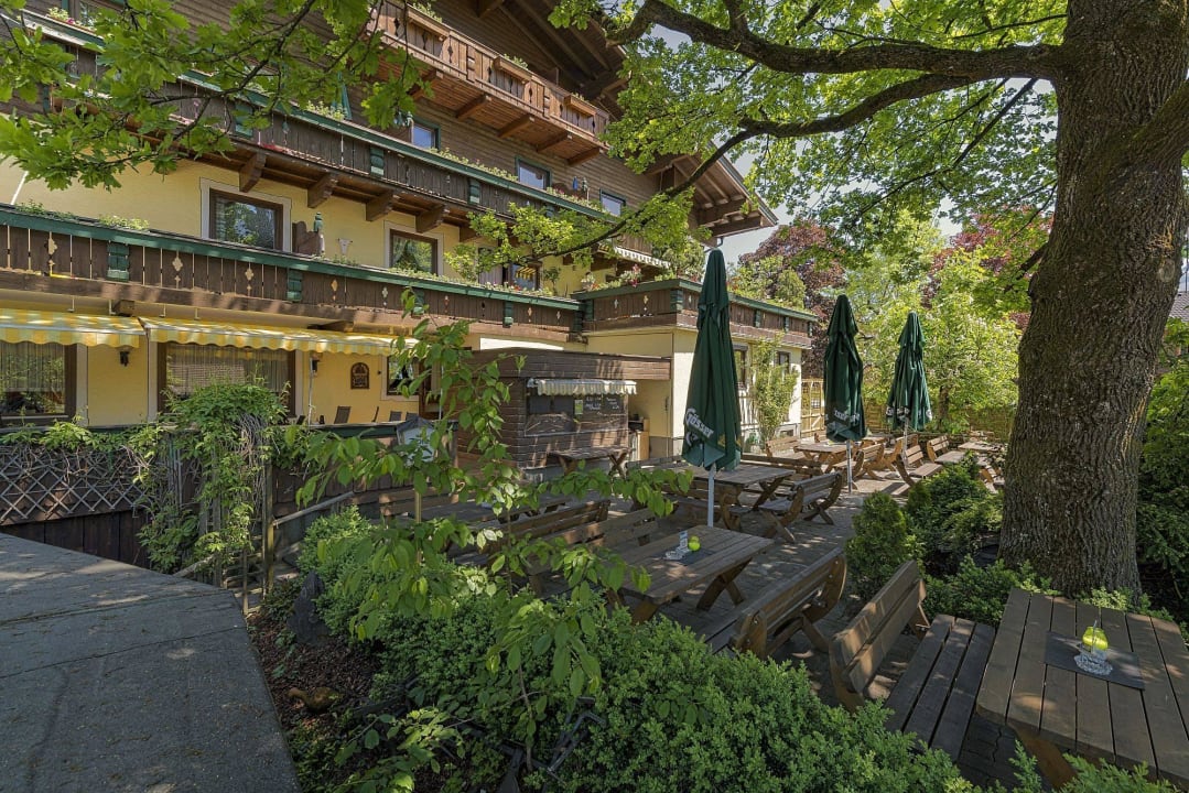 Gastgarten Hotel Kroell Hotel Gasthof Kröll