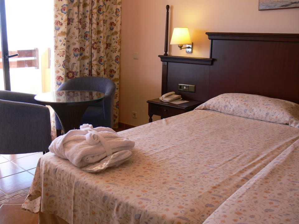 Schlafzimmer der Suite Occidental Jandía Playa