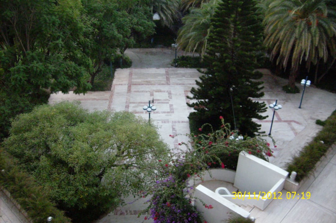 Blick in Hof Hotel Özkaymak Falez