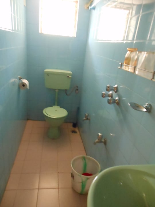 Toilet Jes Guest House