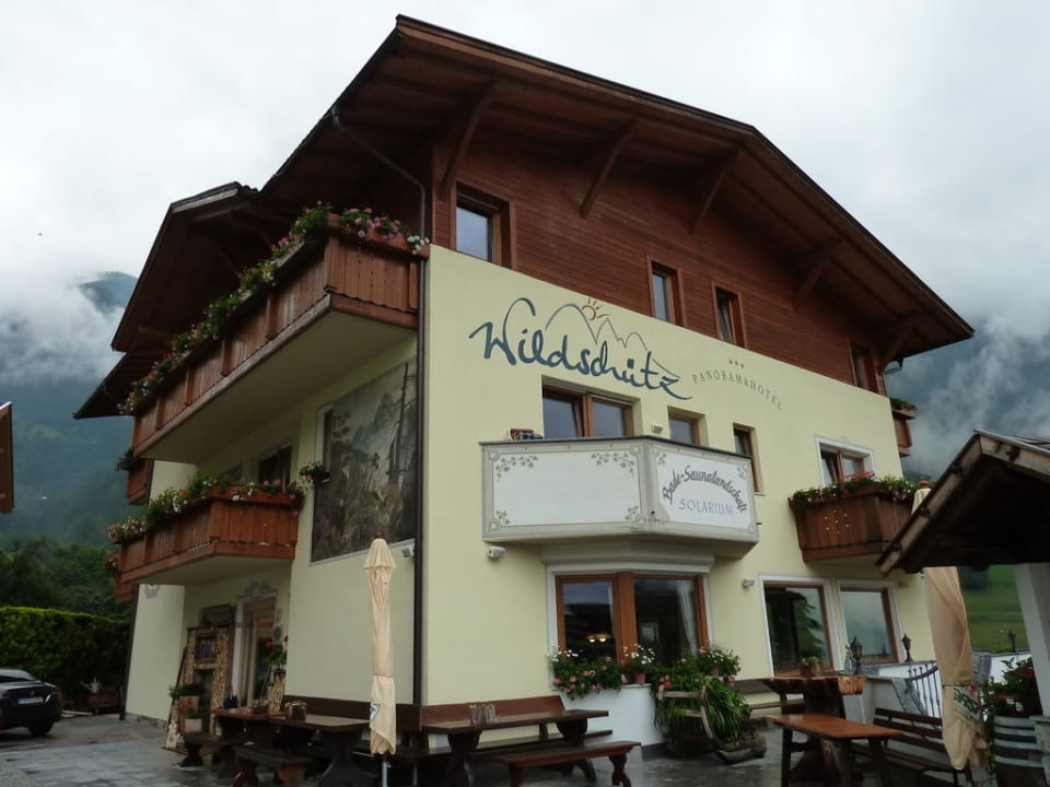 Blick vom Parkplatz Panoramahotel Wildschütz