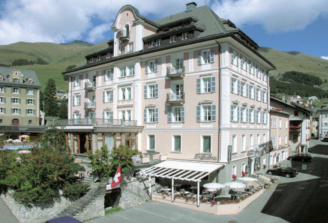 Aussenansicht Hotel Engiadina