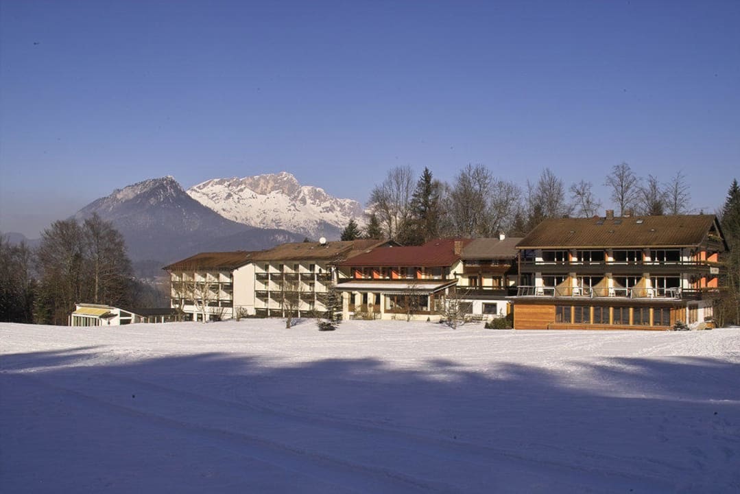 Außenansicht Alm- & Wellnesshotel Alpenhof
