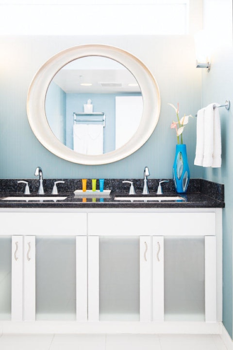 Penthouse Bathroom Hotel Coconut Waikiki