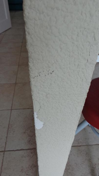 Abblätternde, schmutzige Wände! Apartamentos Guacimeta