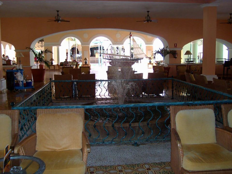 Springbrunnen in der Pianobar Iberostar Selection Hacienda Dominicus
