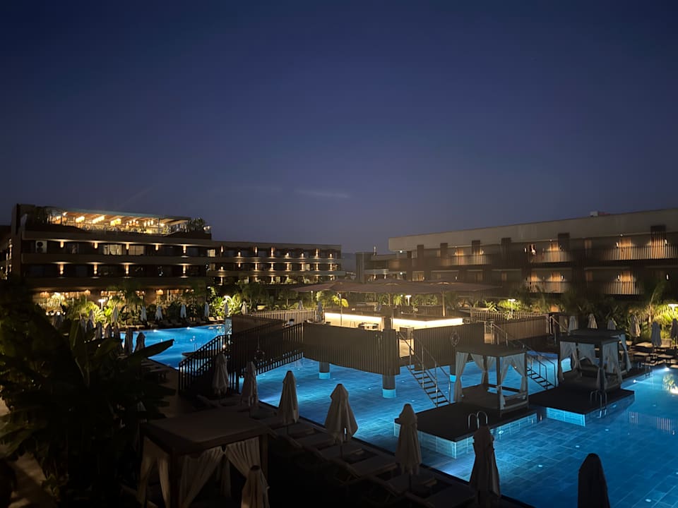 Pool Jacaranda Luxury Resort