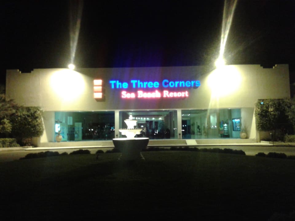Wejście do Hotelu Three Corners Sea Beach Resort
