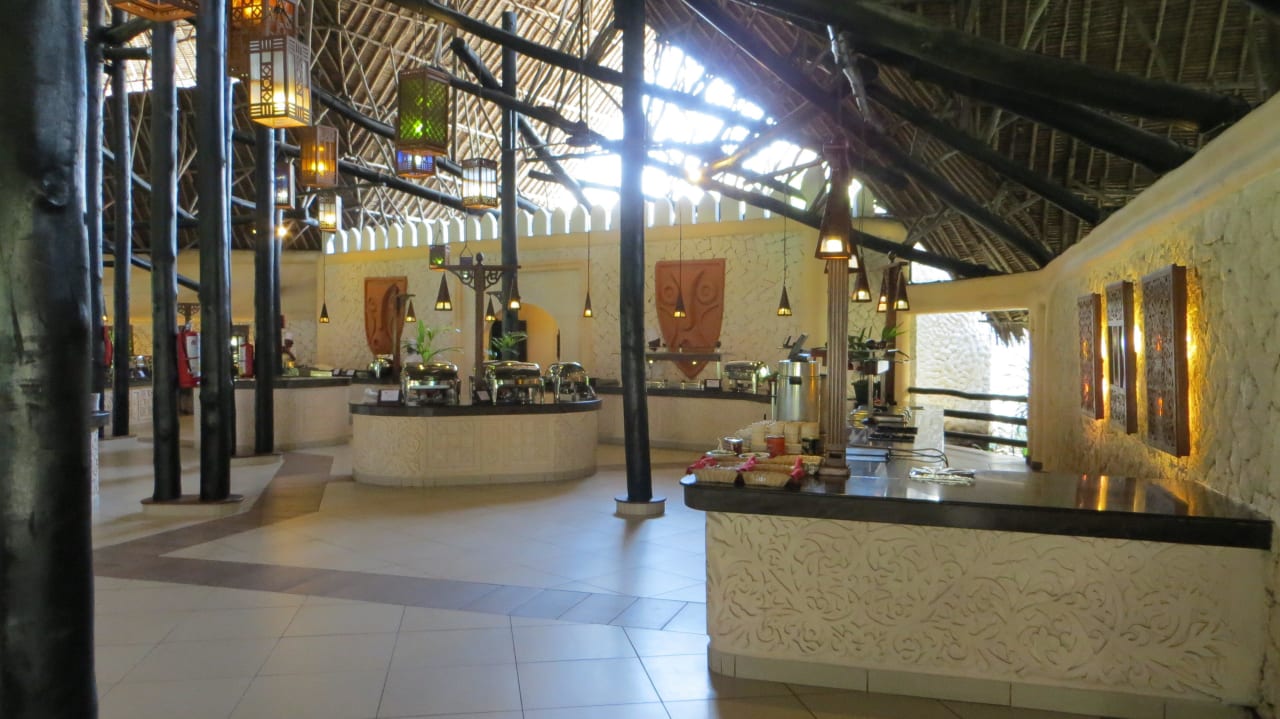 Teile des Buffet`s Hotel Southern Palms Beach Resort