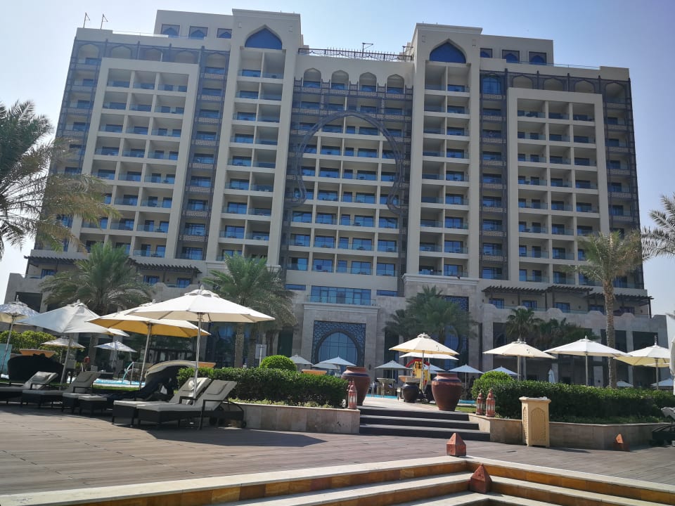 Ajman saray a luxury collection resort где находится