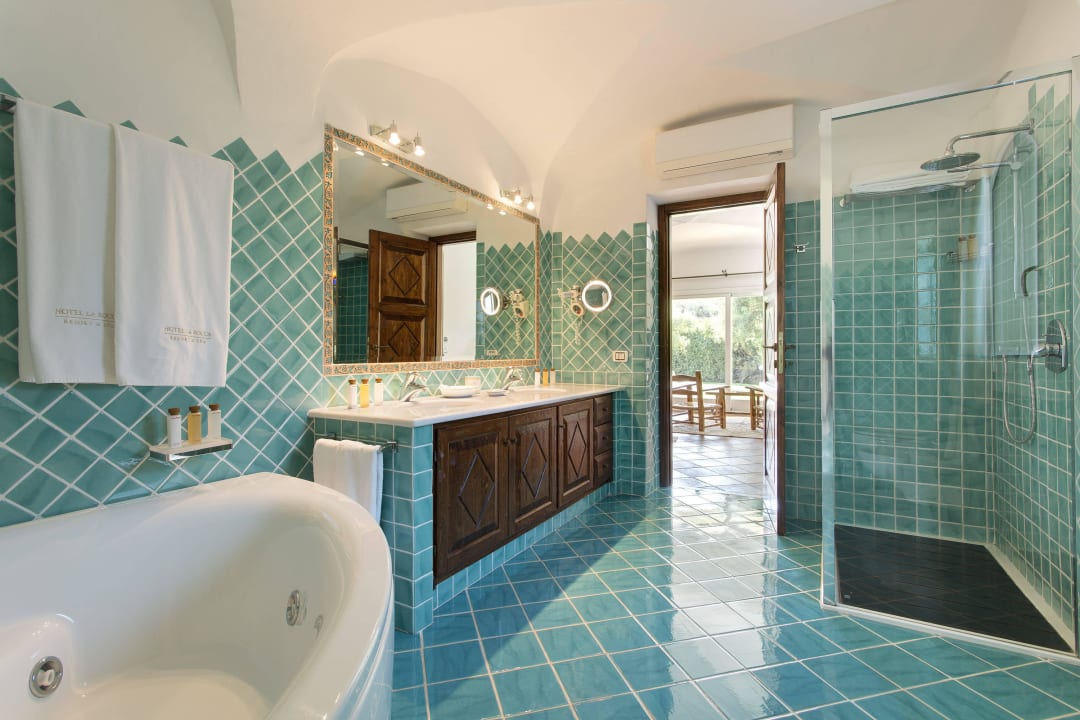 Bagno Suite Deluxe Villa Del Parco Hotel La Rocca Resort & Spa