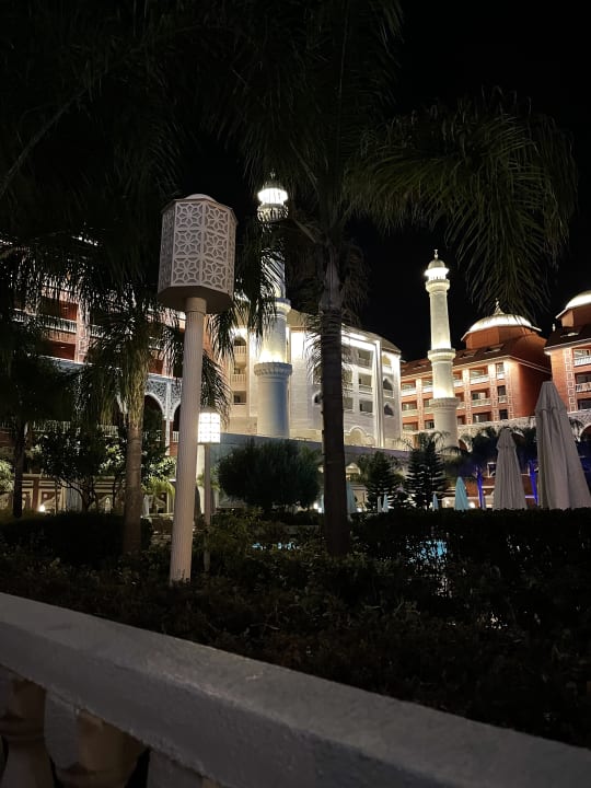 Außenansicht Royal Taj Mahal Hotel