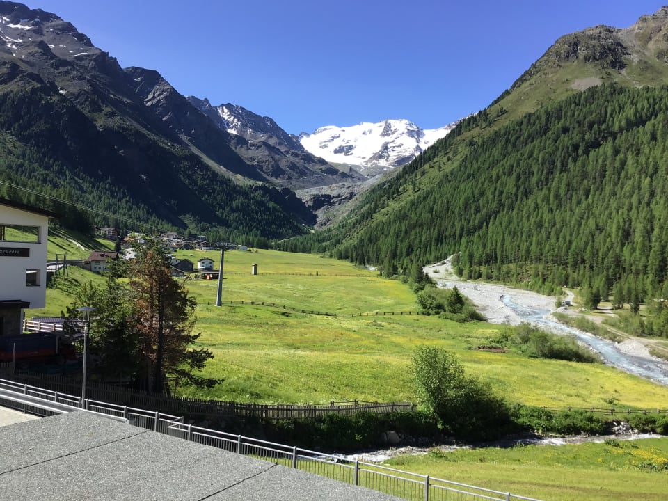 Ausblick Paradies Pure Mountain Resort