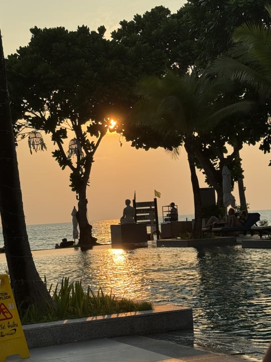 Pool Layana Resort & Spa