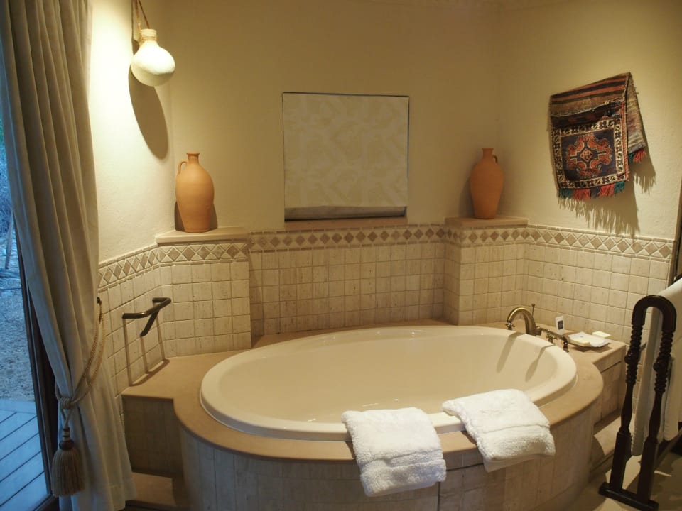 Zimmer Al Maha, A Luxury Collection Desert Resort & Spa