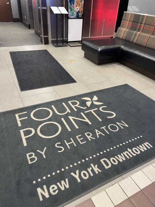 Lobby Four Points by Sheraton New York Downtown